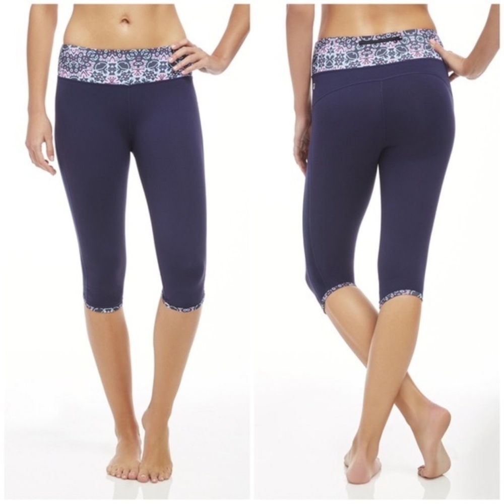 NWT! Fabletics Rio Run Crop Capri Workout Exercise Yoga Pants